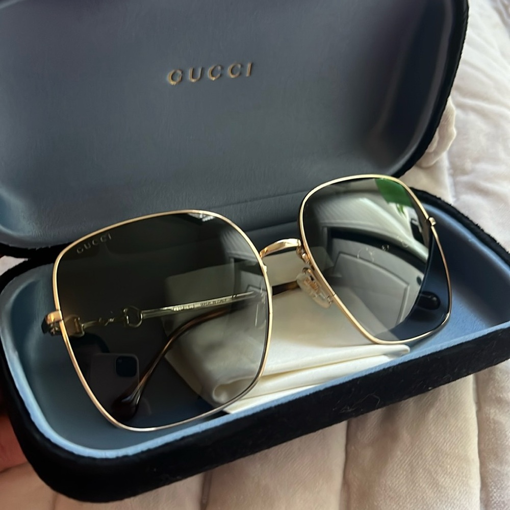 Oversized GUCCI Sunglasses